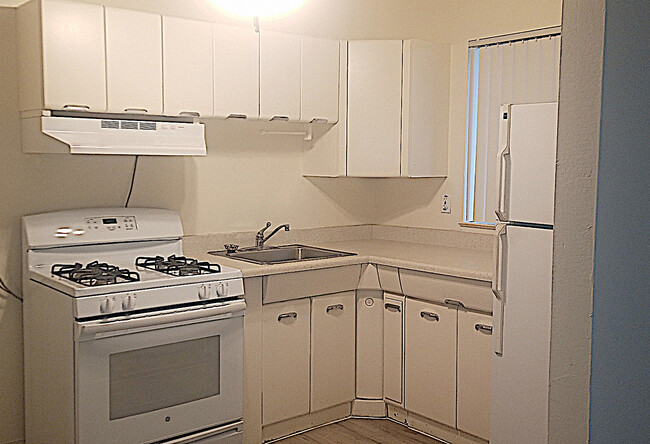 Building Photo - Anita Plaza Apartments