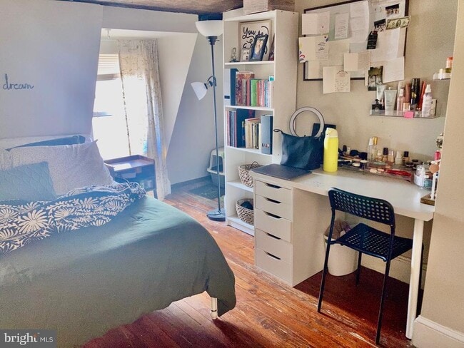 Building Photo - 928 Pine St