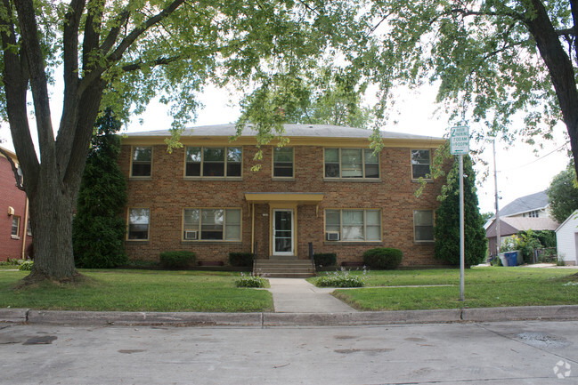 Building Photo - 1323 E Colorado St