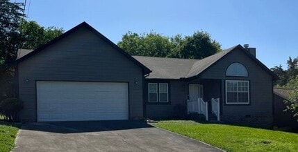 Building Photo - 1504 Randall Park Dr