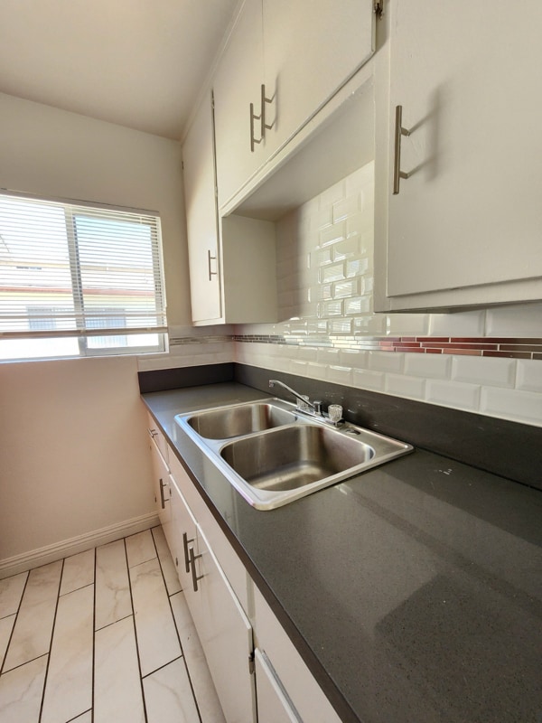 Foto del edificio - 18546 Clark St