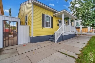 Building Photo - 321 W 31st St