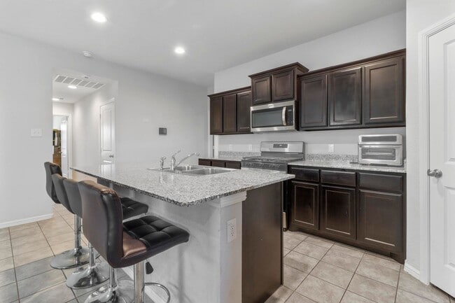 Foto del edificio - Beautiful 3/2 in Great Argyle/Denton Location