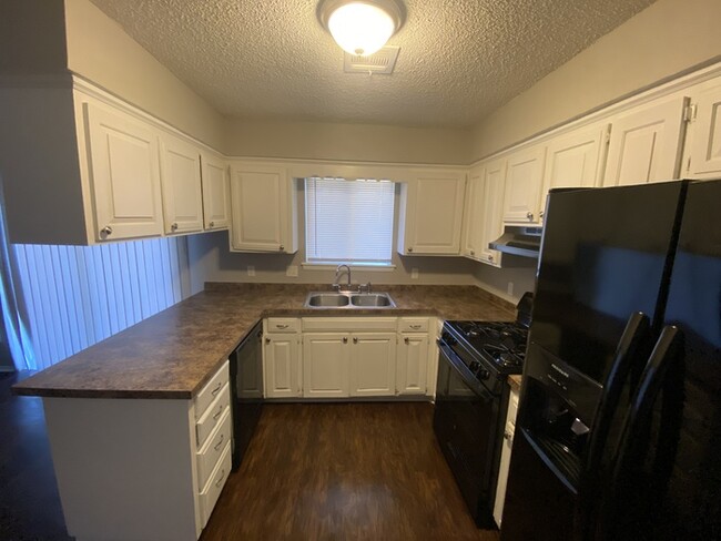 Building Photo - 4304 S Birch Ave. Broken Arrow, OK 74011