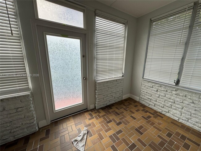 Building Photo - 51 Montilla Ave