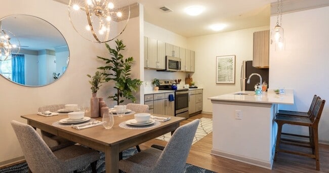 Building Photo - Bradley Park