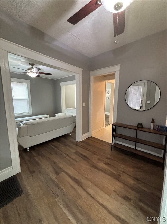 Building Photo - 428 S Meadow St