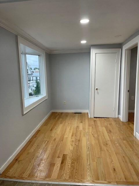 Building Photo - 34 Bay