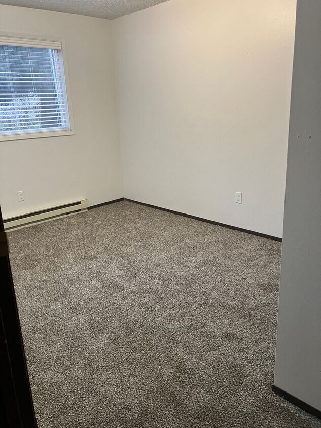 Primary Photo - 1204 N B St