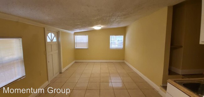 Foto del edificio - 3 br, 2 bath House - 8303 N. 11th St.