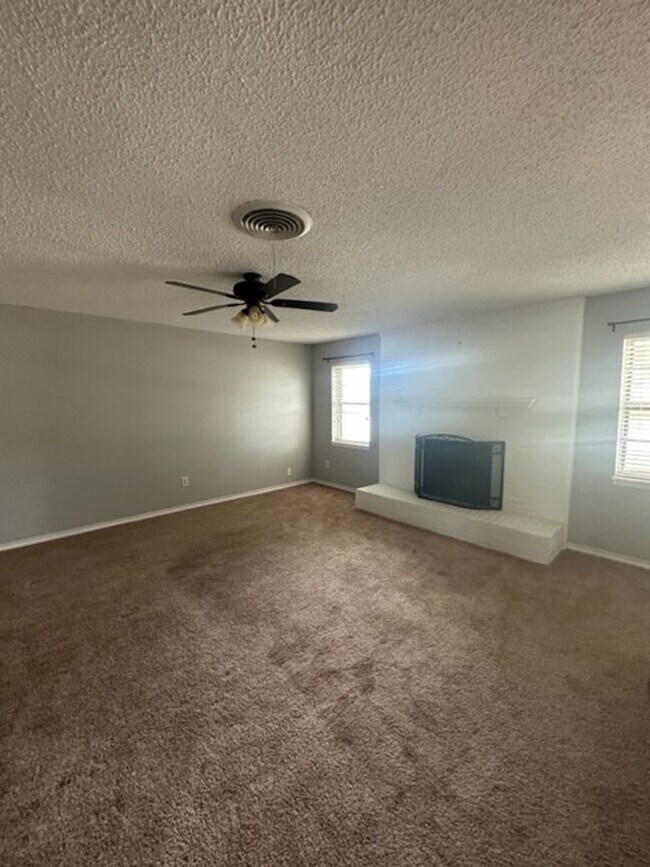 Foto del edificio - 812 Vista Ln