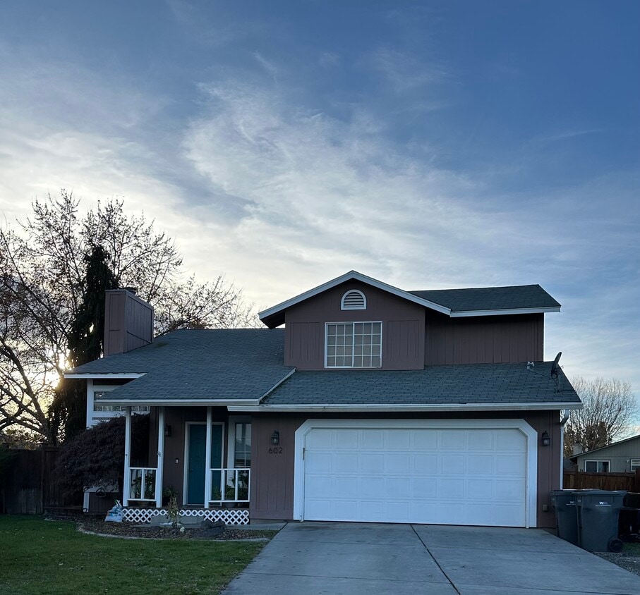 Primary Photo - 602 S Arthur Pl