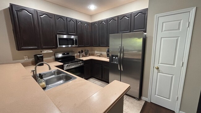 Foto del edificio - 831 Pine Pointe Ln