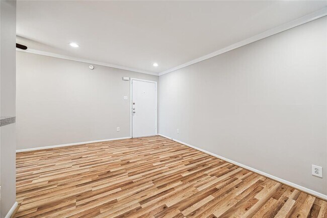 Building Photo - 3414 Garrott St