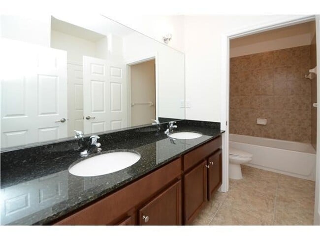 Foto del edificio - 1045 Villas LLC (1027 NE 10th Ave)