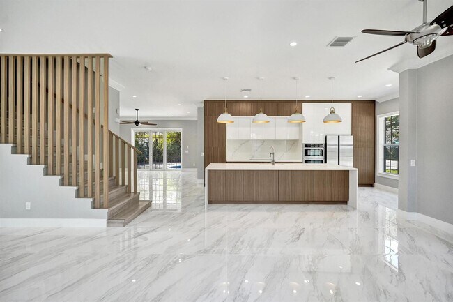 Foto del edificio - 1326 SW 23rd St