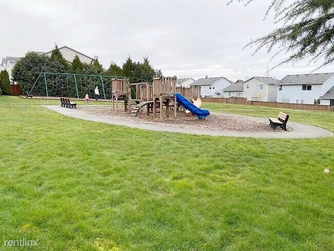 Foto del edificio - 4 br, 3 bath House - 2132 190th St SW