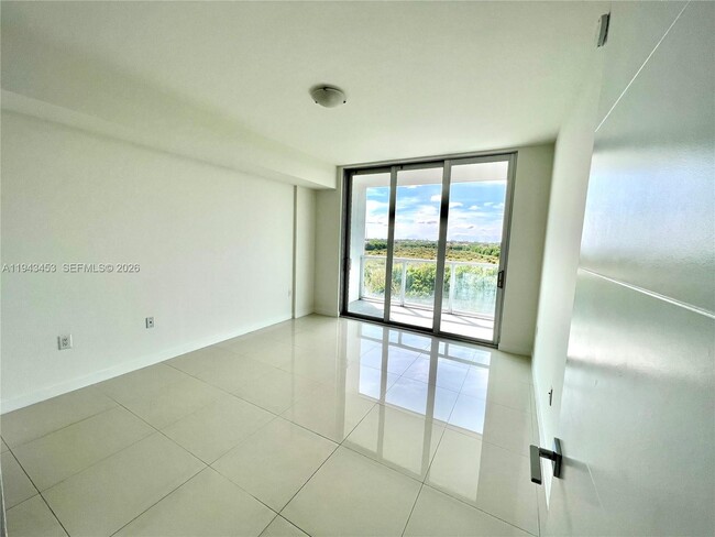 Foto del edificio - 7825 NW 107th Ave