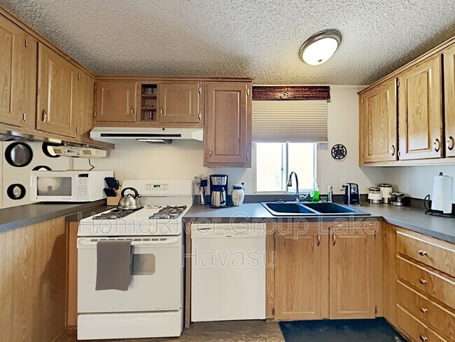 Foto del edificio - 3077 Jennie Ln