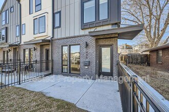 Building Photo - 1405 Yates St