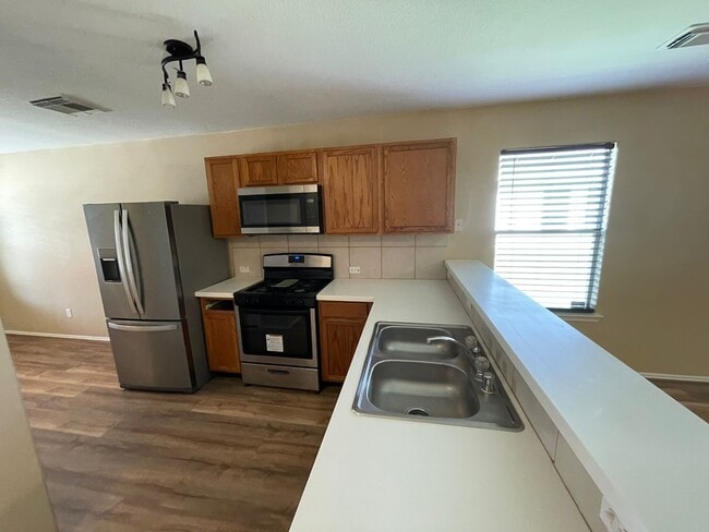 Building Photo - 8714 Sunset Pond Dr