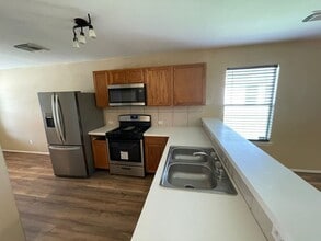 Building Photo - 8714 Sunset Pond Dr