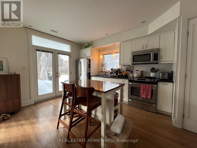 Photo du bâtiment - 110 Caroline Ave