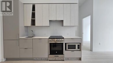 Building Photo - 3883-3883 Quartz Rd