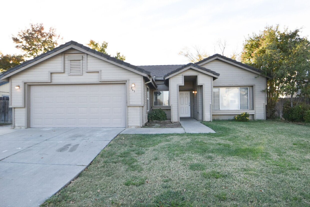 263 Spoonbill Ln House Rental in Galt, CA