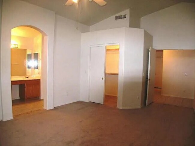 Building Photo - 8361 W Troy St