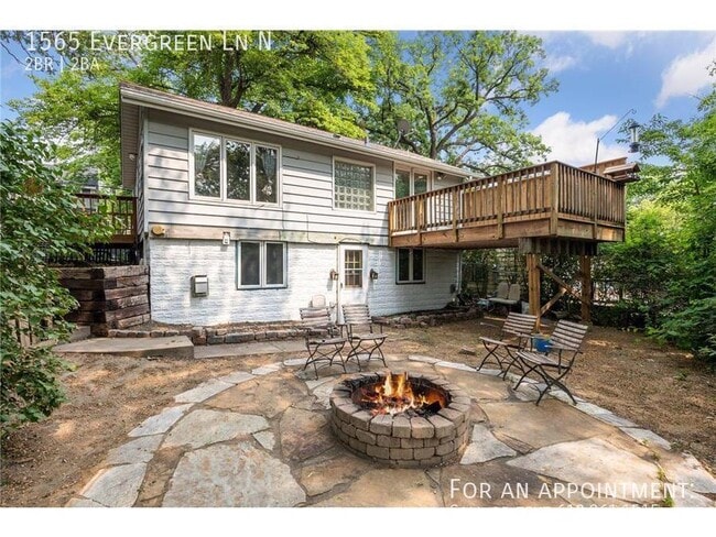 Building Photo - 1565 Evergreen Ln N