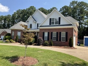 Building Photo - 4200 Ferncreek Dr