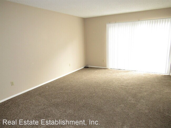 Building Photo - 3 br, 1.5 bath House - 406 N. Via Roma