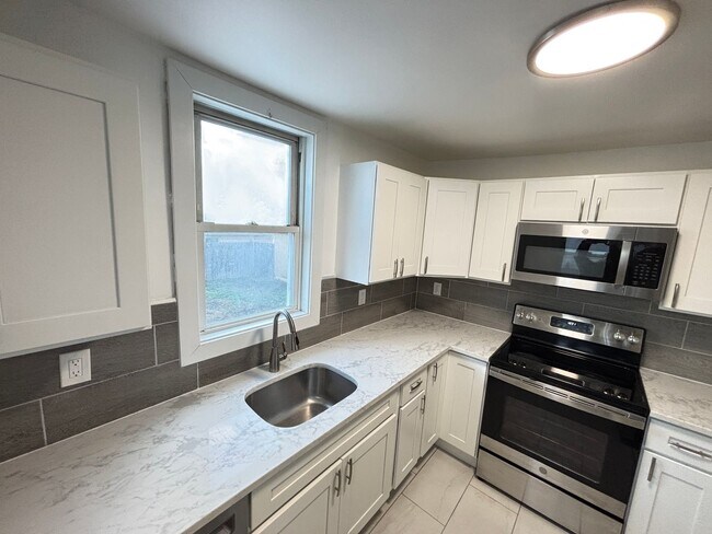 Foto del edificio - 409 E Washington Ave