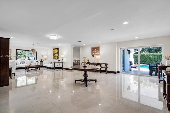 Foto del edificio - 7380 SW 116th St