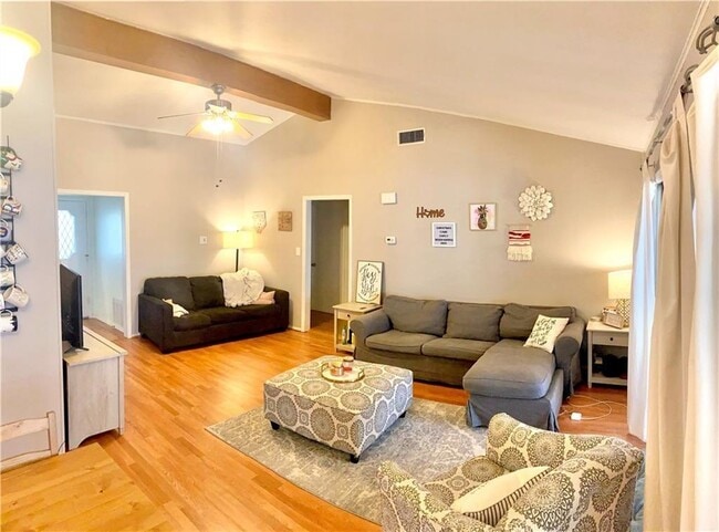 Building Photo - 1609 Springer Ln