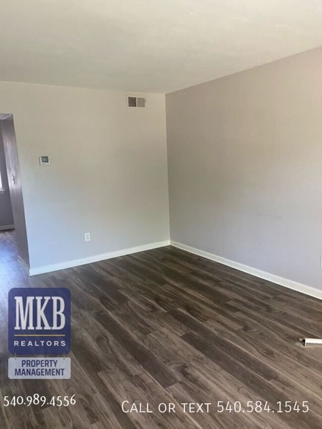 Building Photo - 1817 Bluemont Ave SW