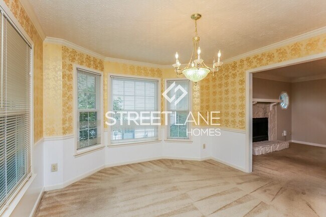 Building Photo - REDUCED! - NOW OFFERING FIRST FULL MONTH F...