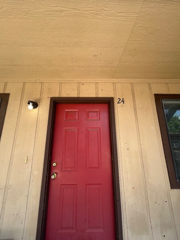 Foto principal - 725 N Vinita Ave