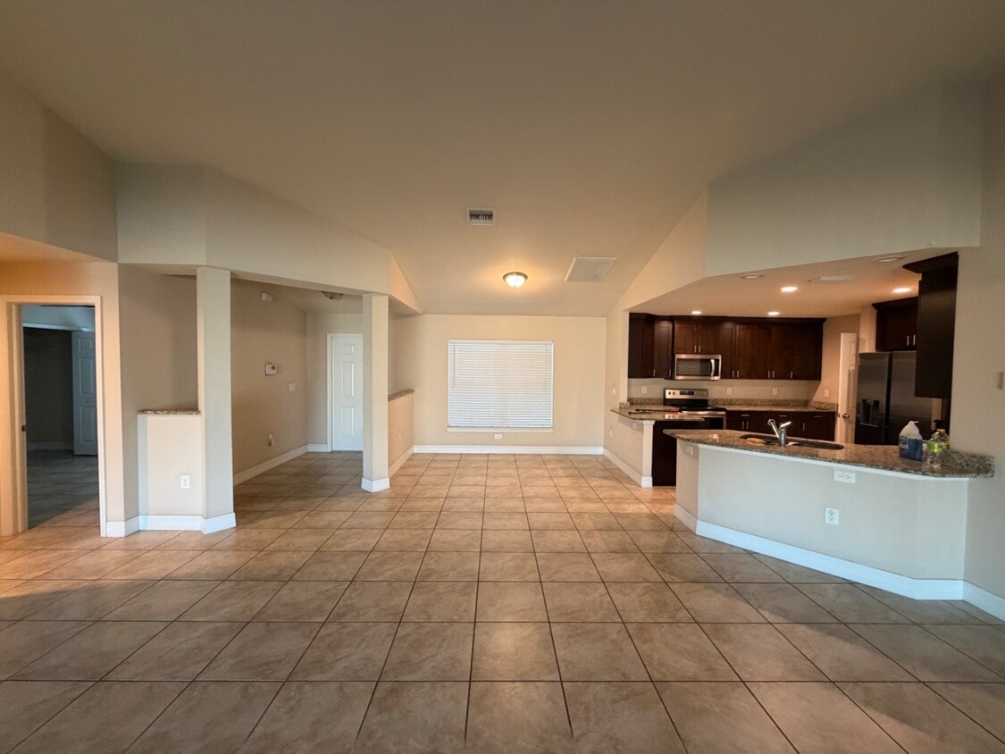 Building Photo - 3116 37th St SW