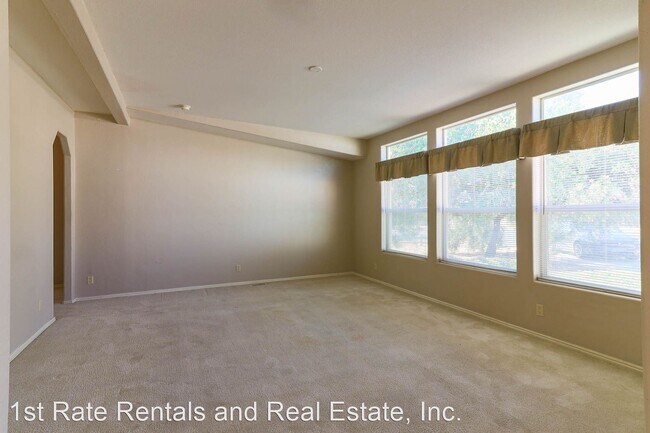 Building Photo - 4 br, 2.5 bath House - 27020 Cottonwood