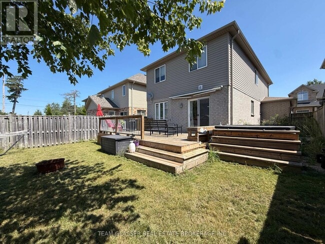 Building Photo - 400 Skyline Ave