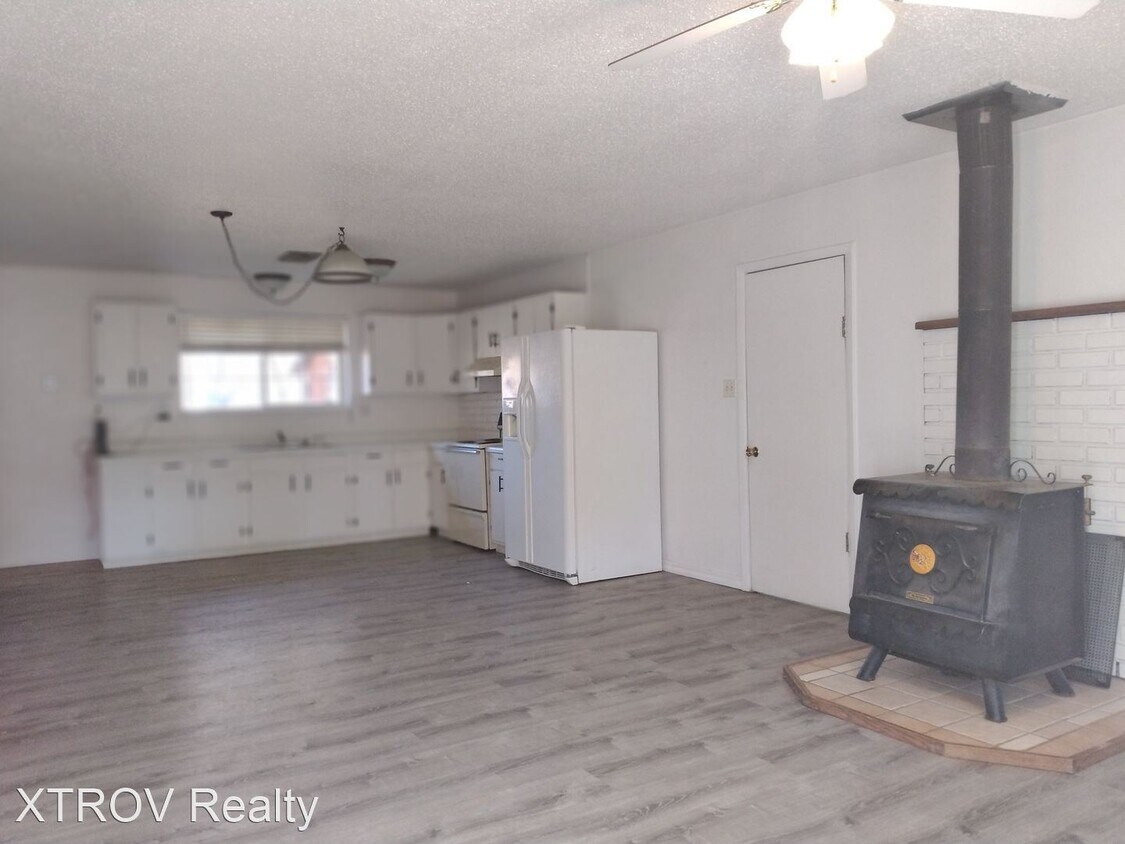 3 br, 2 bath House 1702 E. Downey House Rental in Cortez, CO