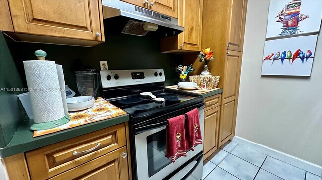 Foto del edificio - 10790 N Kendall Dr