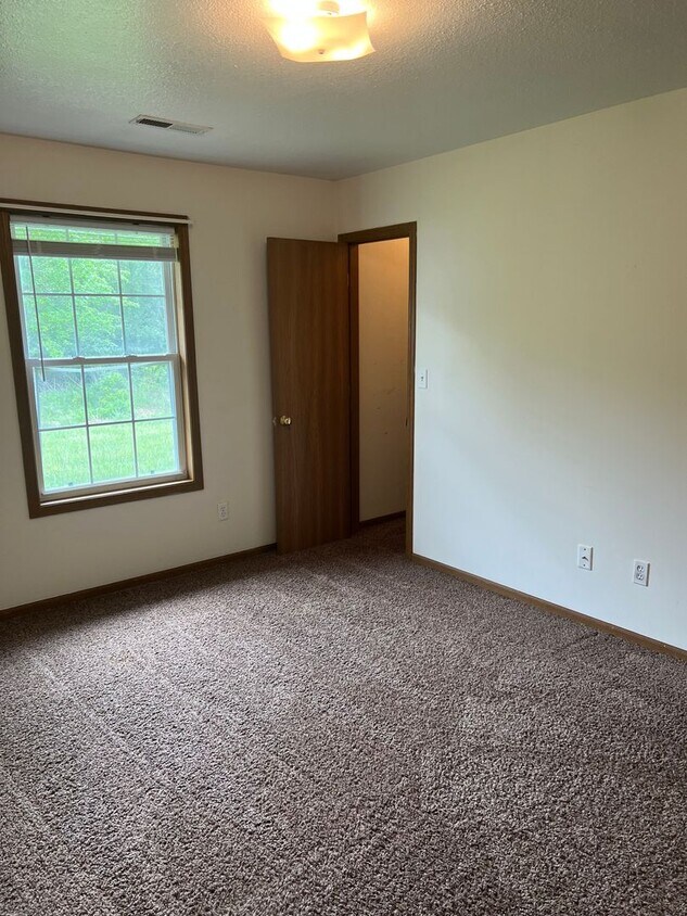Foto principal - 2623 E Oakbrook Dr