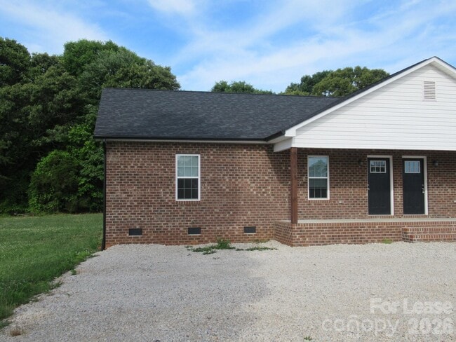 Foto del edificio - 403 Northbrook III School Rd