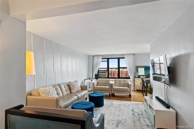 Foto del edificio - 2835 Webb Ave