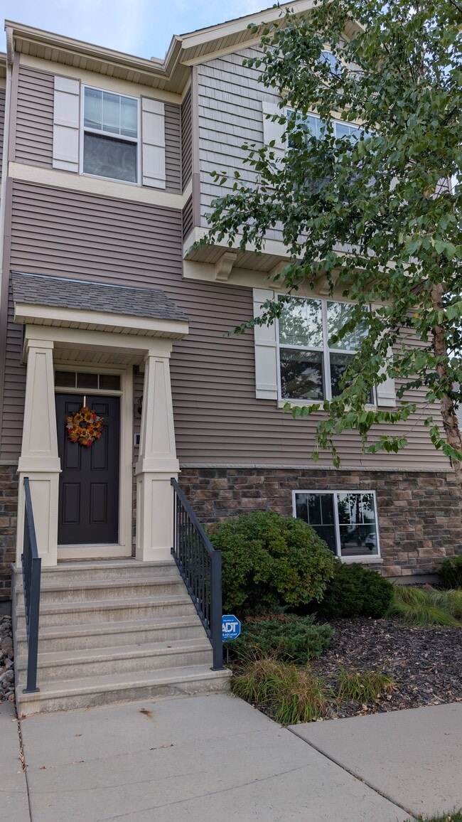 Building Photo - 8971 SW Village Loop