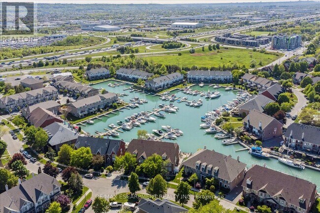 Building Photo - 4 Sunrow Gate