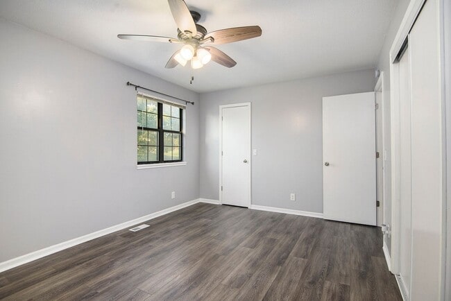 Foto del edificio - 2BR/1.5BA Townhouse in Smithville: GREAT L...